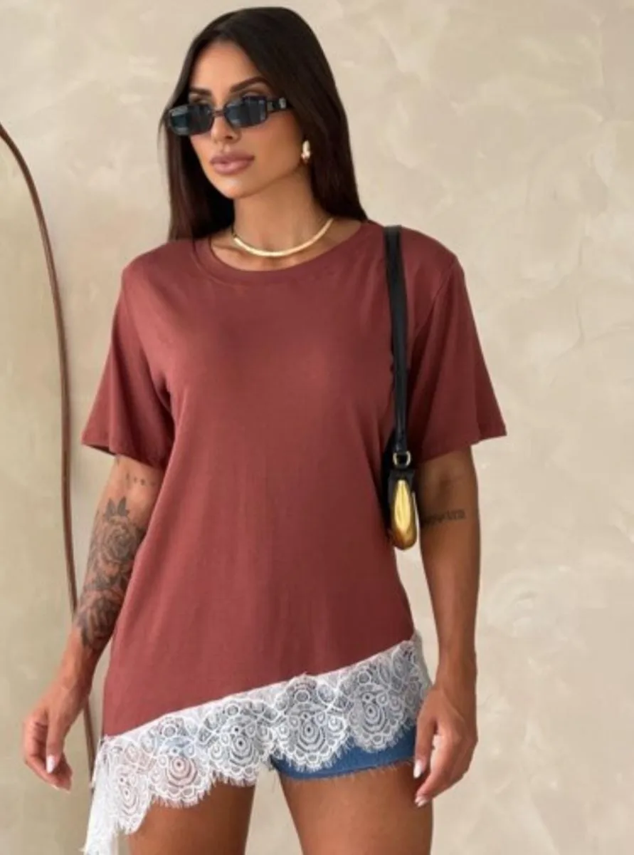 Camiseta Alongada Terracota com Renda